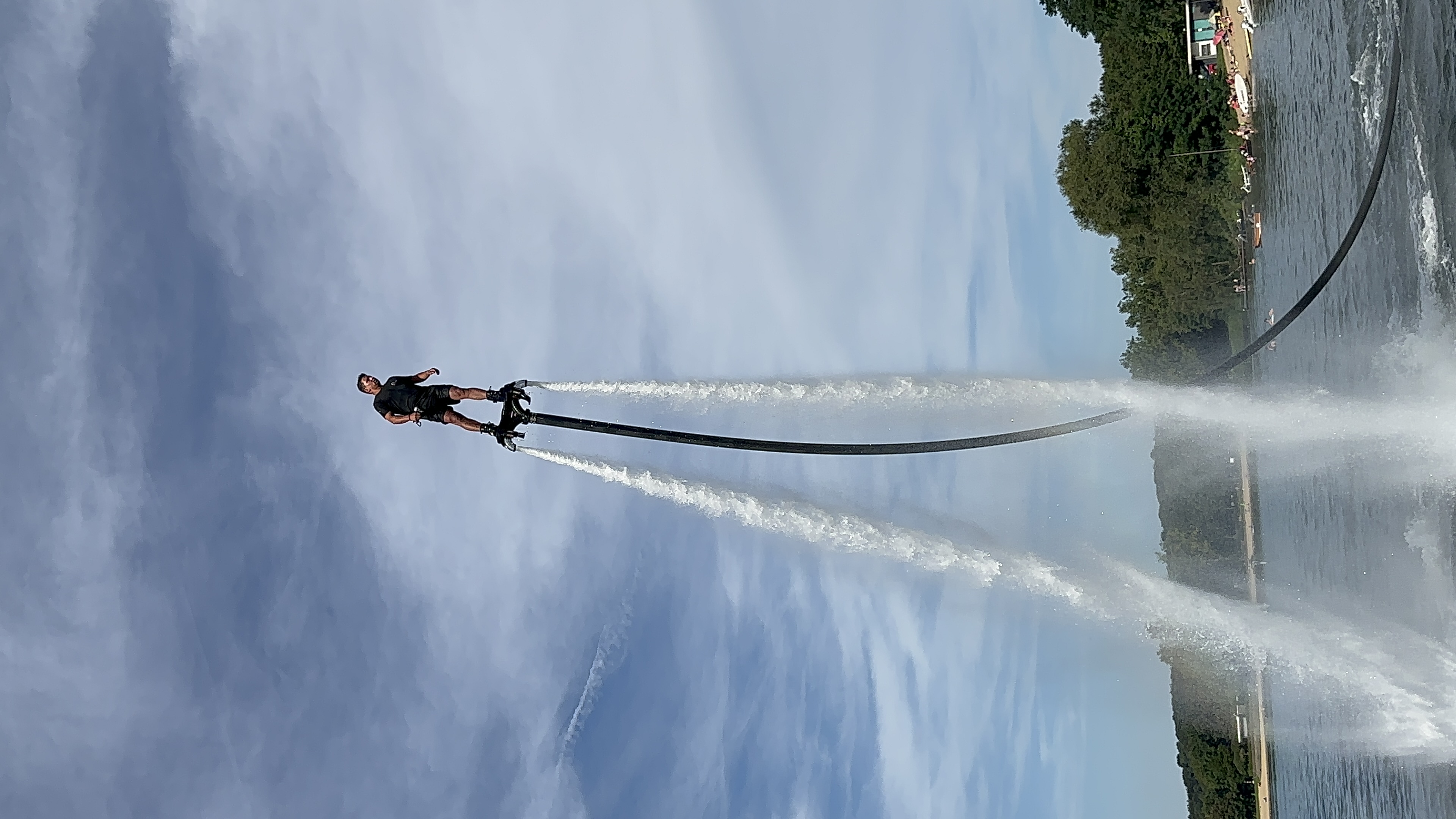 Flyboard-Show auf dem Wasser — Foto 3