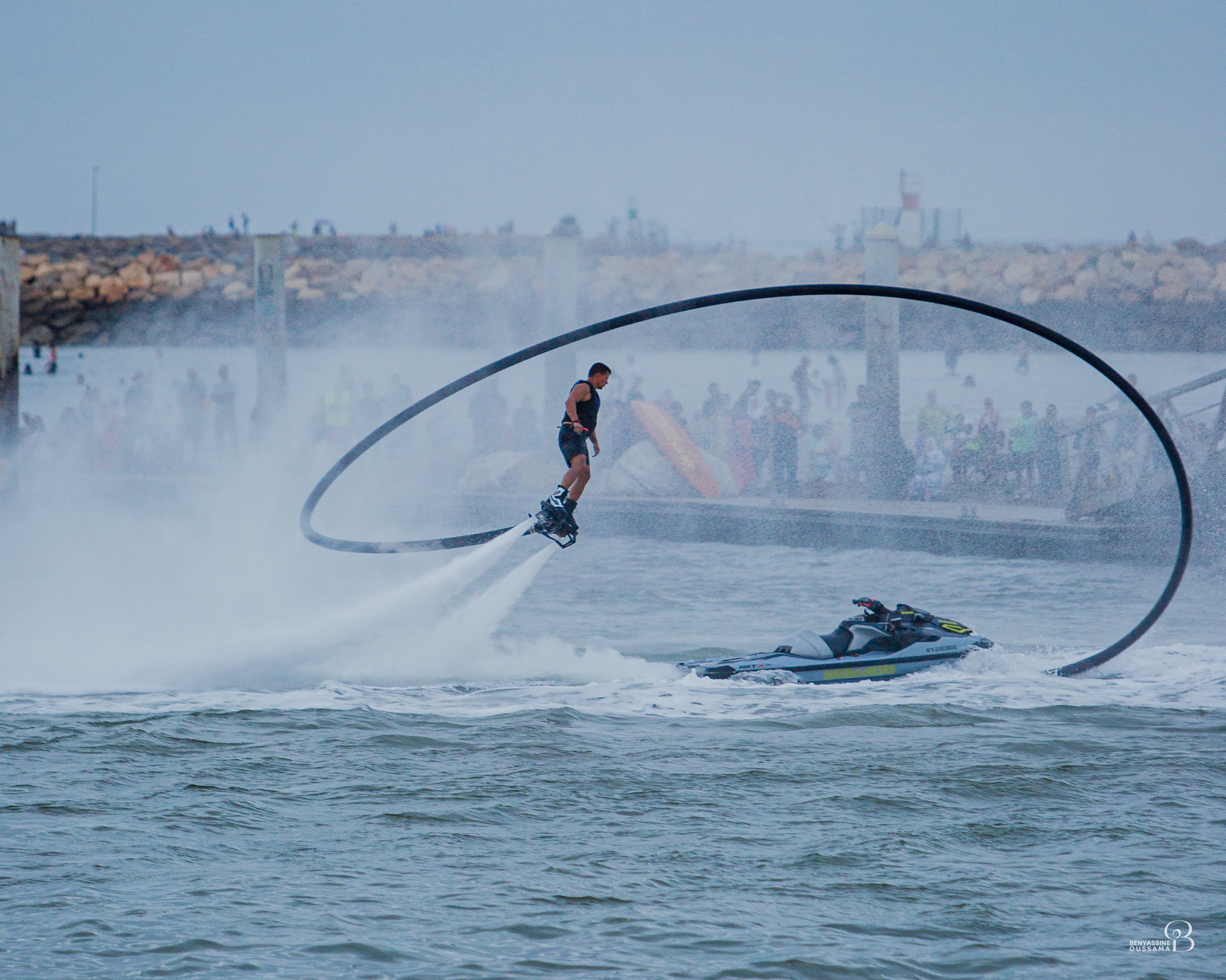 Flyboard-Show auf dem Wasser — Foto 4