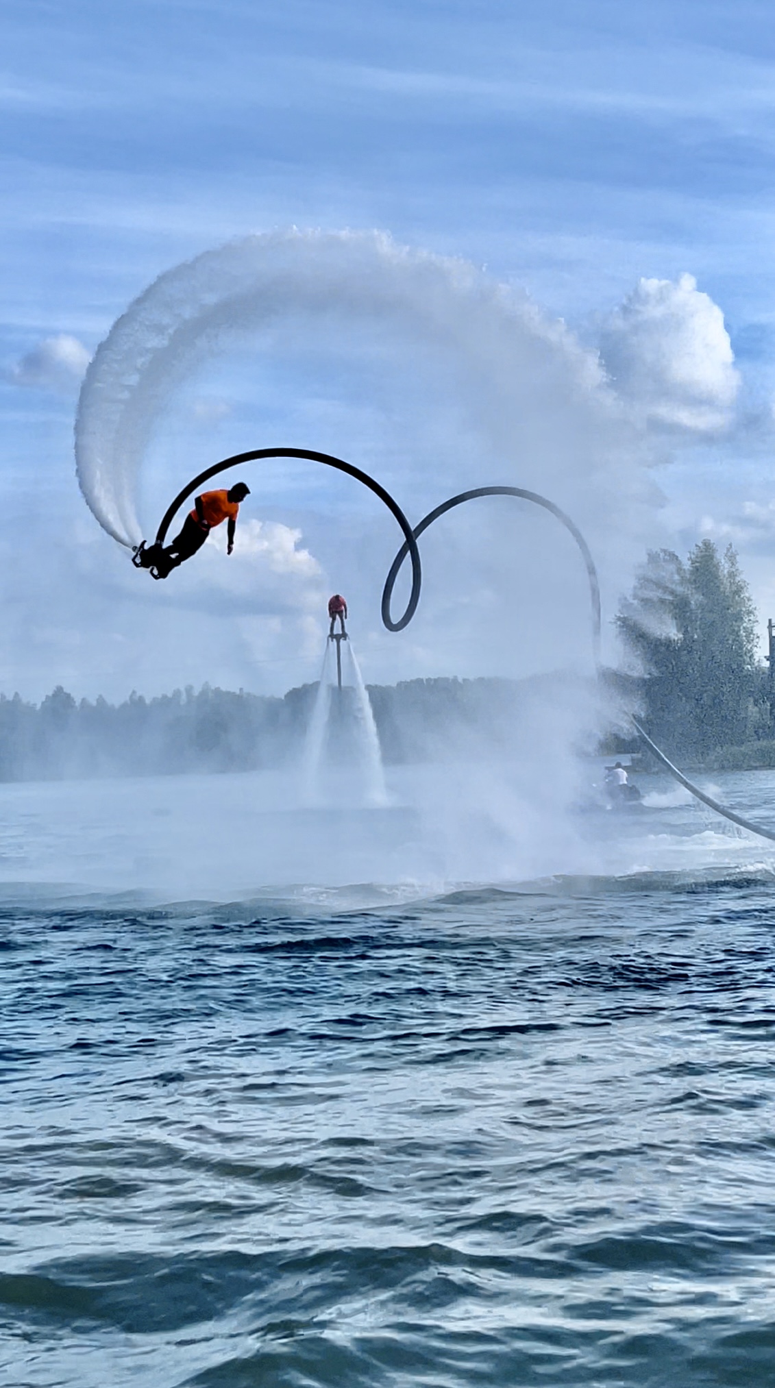 Flyboard-Show auf dem Wasser — Foto 8
